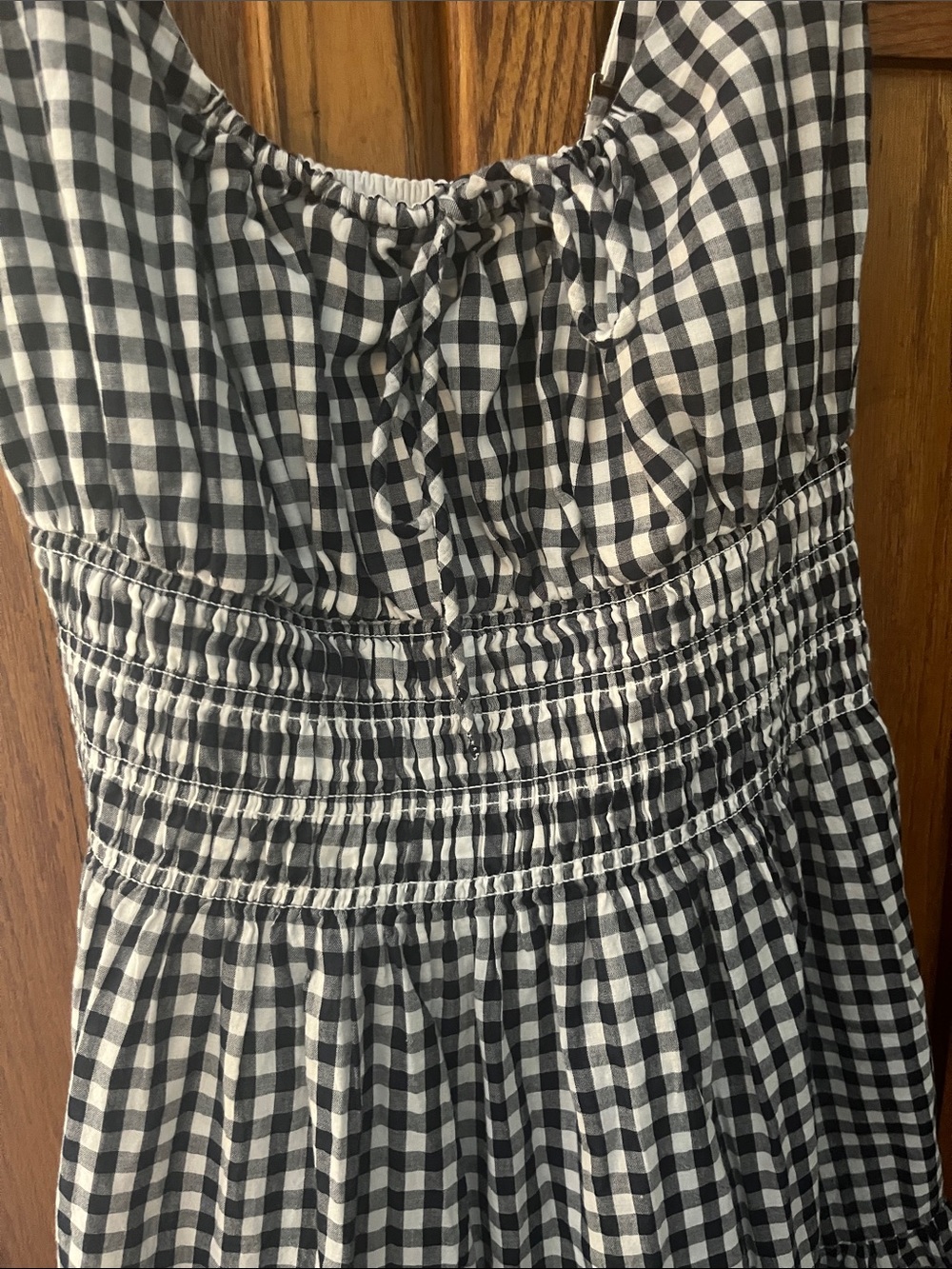 Abercrombie Gingham Smocked Sundress with adjustable straps. Size Small ❤️ - Picture 2 of 4